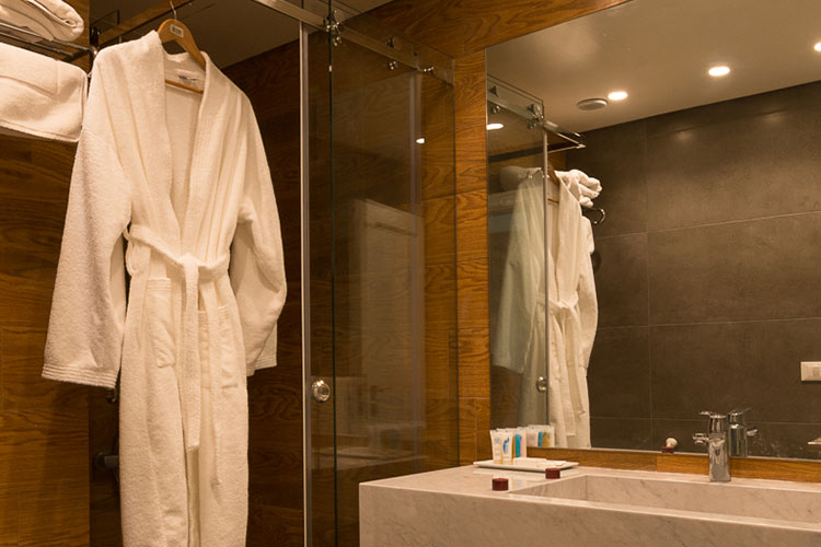 Rest House Tyre – Badezimmer